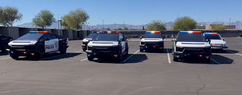 Новая Tesla с пластиковым задним &laquo;диваном&raquo;. Появились живые фото машин Tesla Cybertruck для полицейского департамента Лас-Вегаса